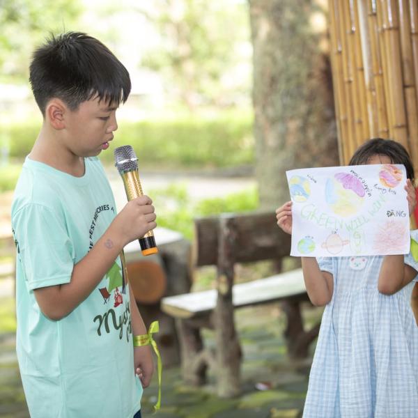 Nhân văn &amp; trách nhiệm